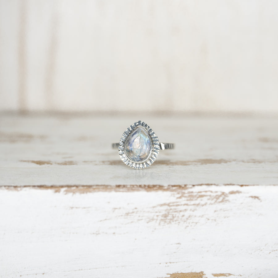 SELENA MOONSTONE RING - SILVER