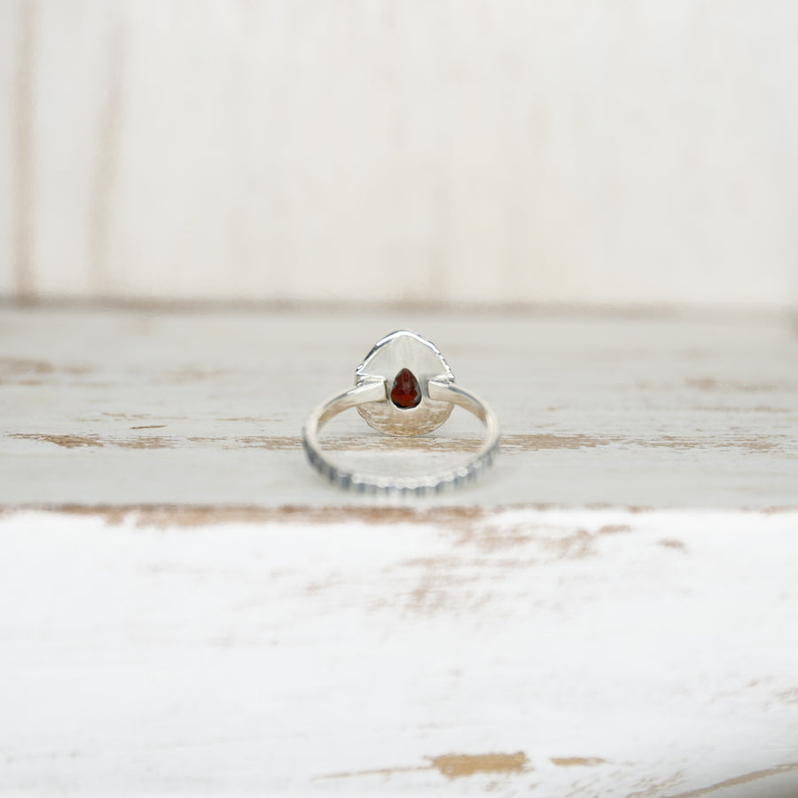 SELENA GARNET RING - SILVER