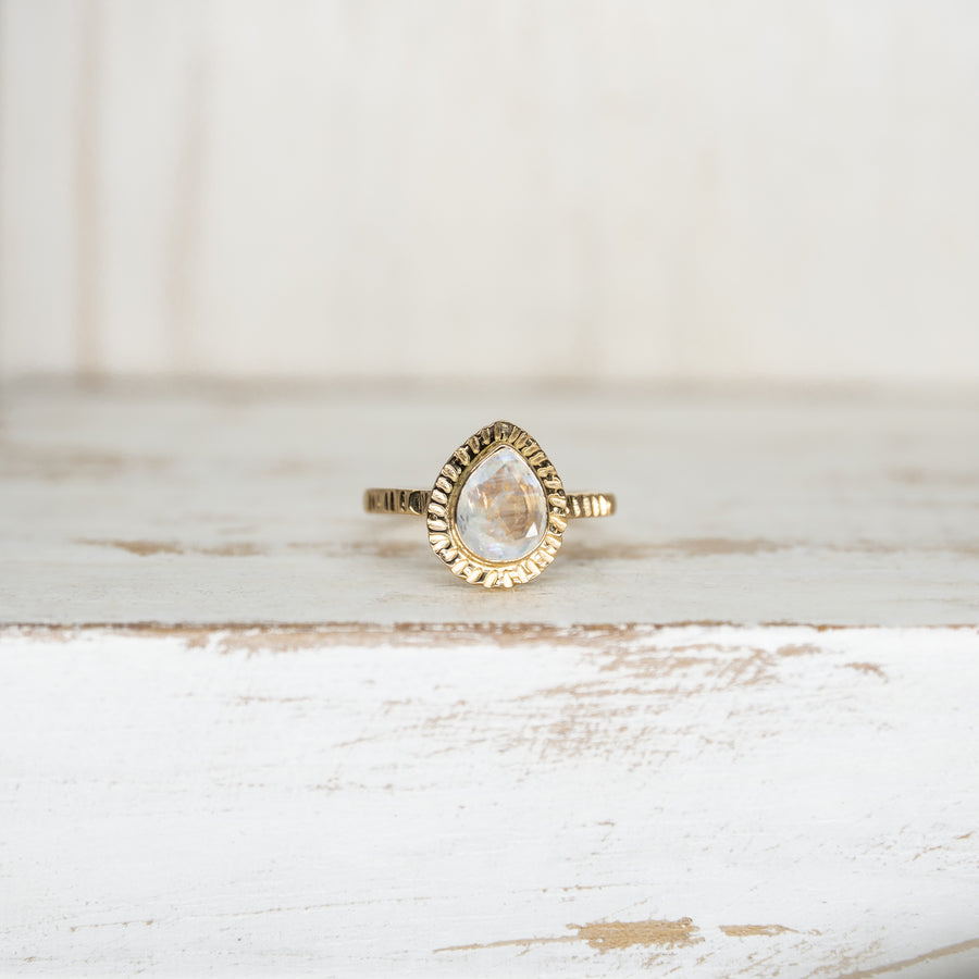 SELENA MOONSTONE RING - GOLD
